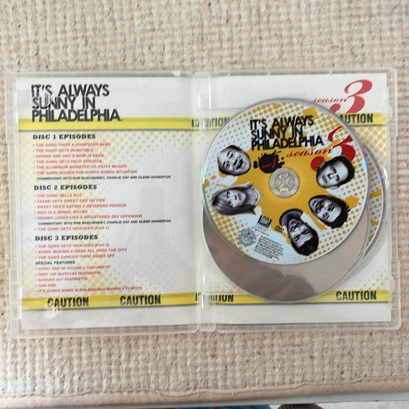 It's Always Sunny in Philadelphia Season 1, 2, and 3 DVDs - Picture 8 of 9